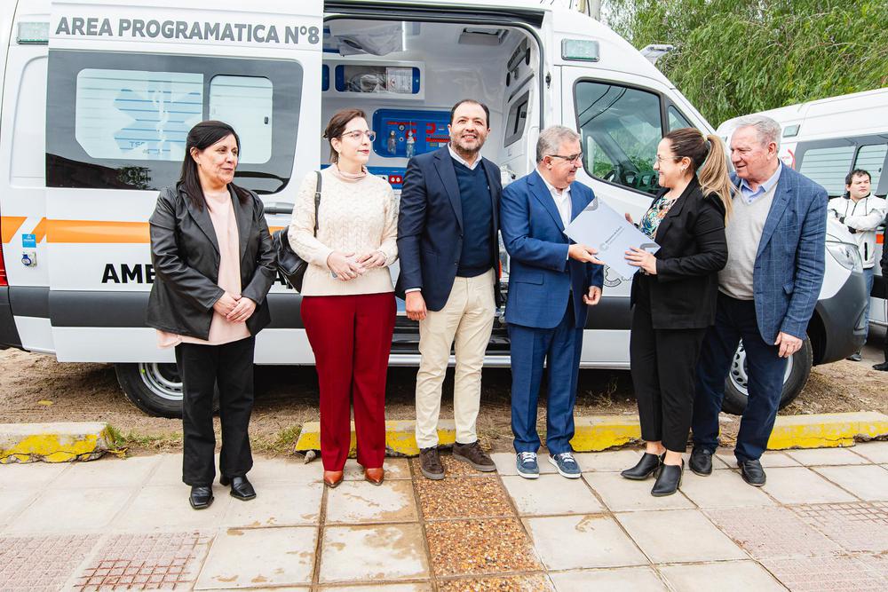 La Provincia entregó ambulancias equipadas como unidades de terapia intensiva