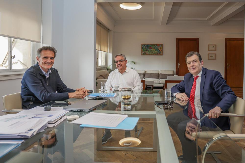 El gobernador Raúl Jalil se reunió con el ministro Katopodis
