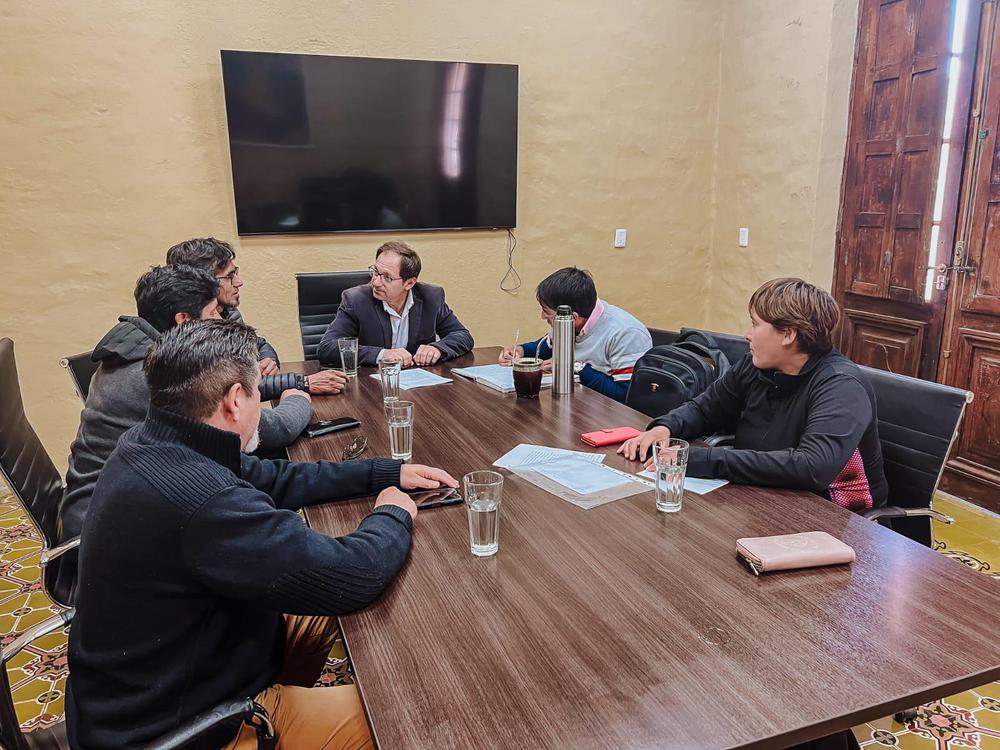 Reunión con la Comunidad Originaria