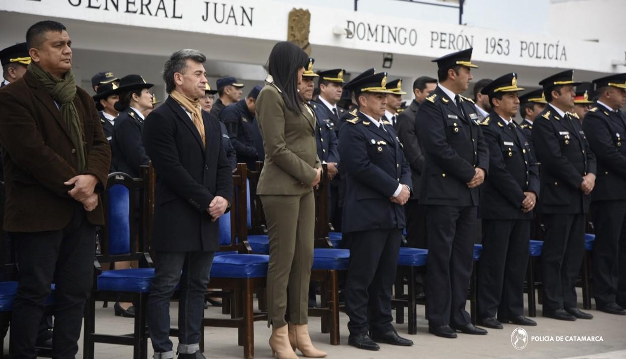 Acto (3)