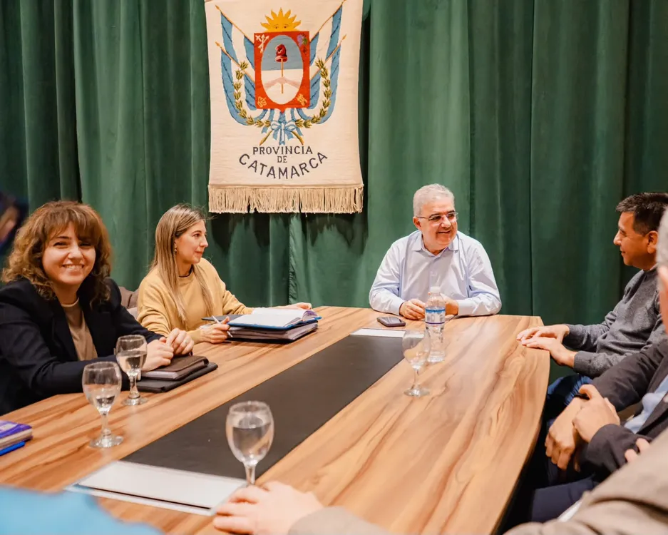 El Gobierno otorgará un bono extraordinario de $100.000 a empleados públicos y municipales (2)