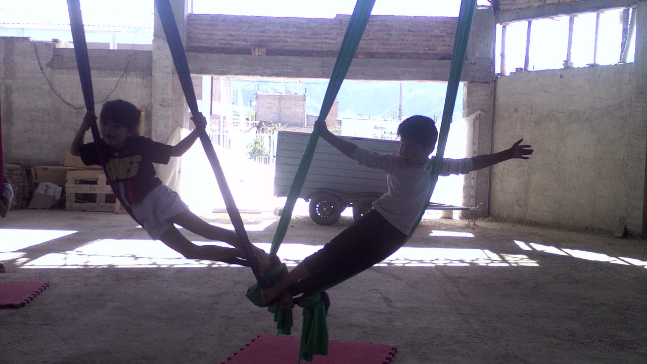 acrobacia en telas (2)