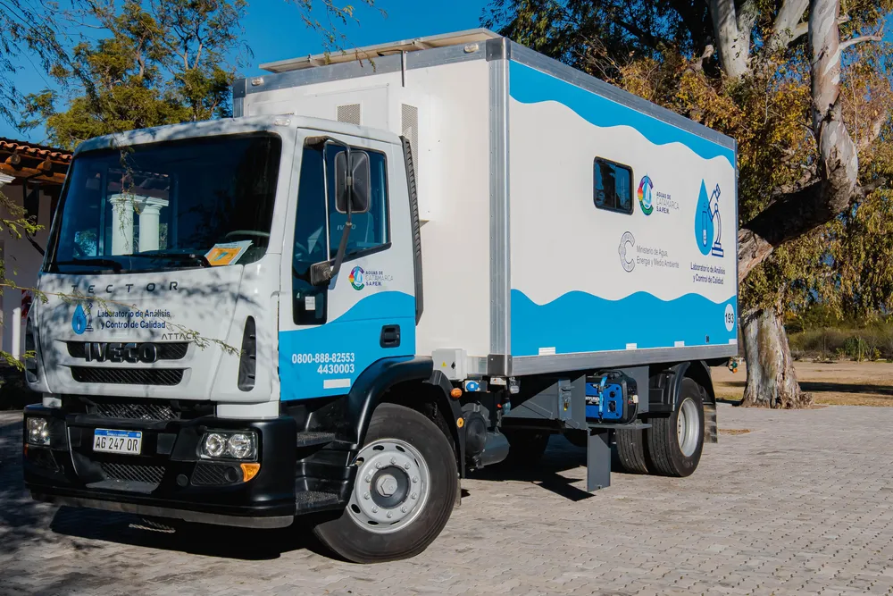 Aguas de Catamarca suma un moderno laboratorio móvil para monitorear la calidad del agua en toda la provincia (2) (1)