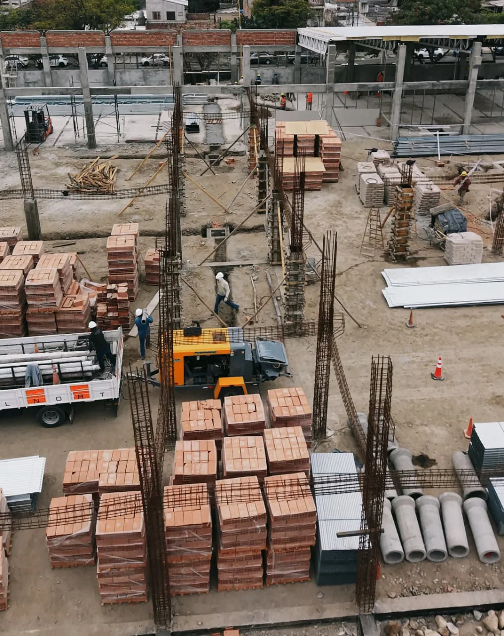 Supervisan la ampliación del Hospital San Juan Bautista al 30% de su avance de obra (2)