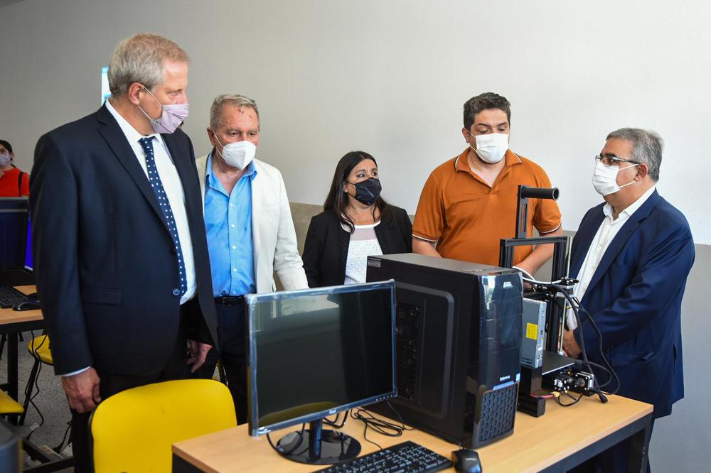Raúl y el ministro Perczyk inauguraron el moderno Centro de Educación Técnico Profesional  (3)