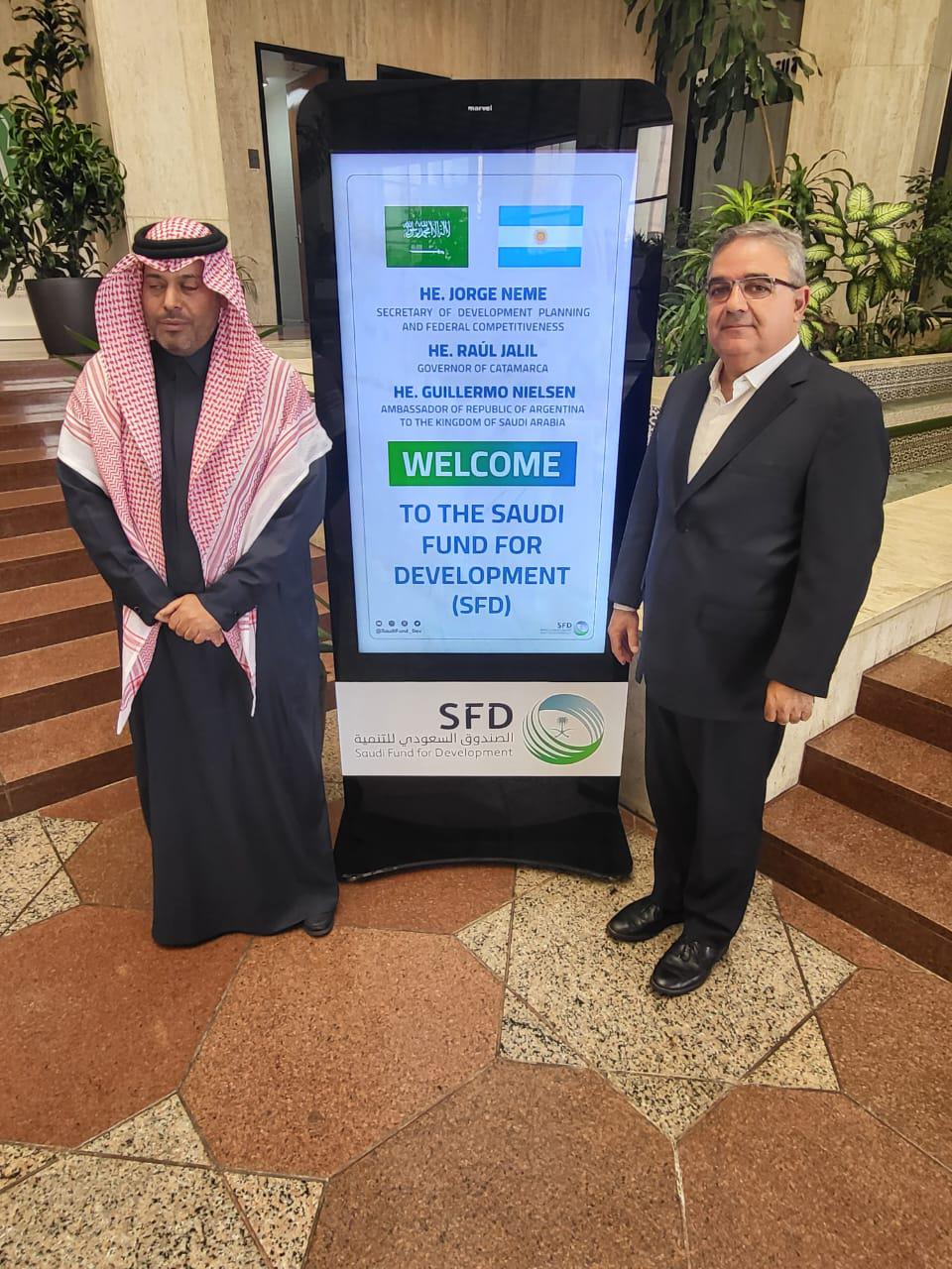 El Gobernador se reunió con las autoridades del Fondo de Desarrollo Saudí (1)