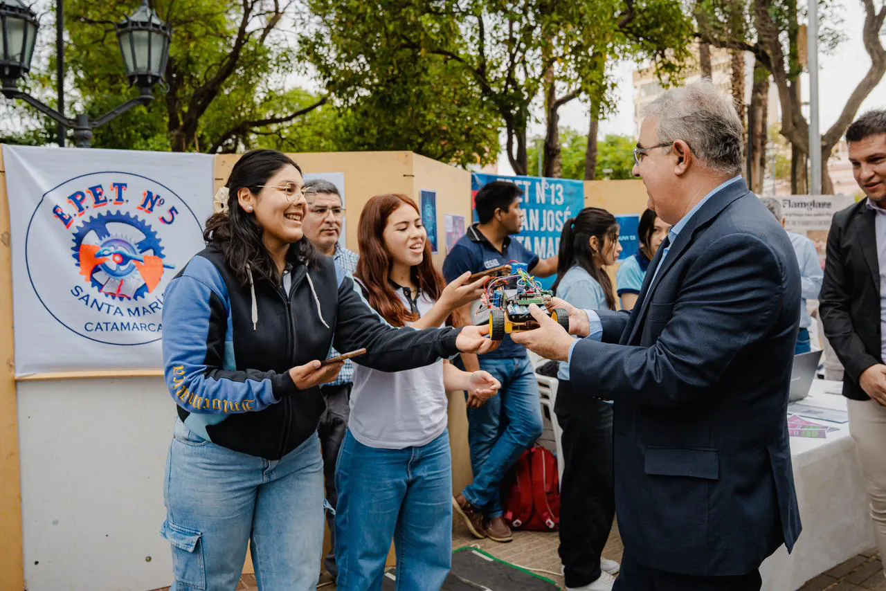 Alumnos de Escuelas Técnicas mostraron sus trabajos en la ExpoTec (2)