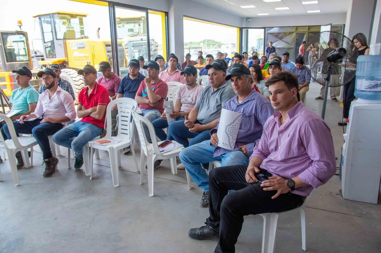 Finalizó la primera capacitación en manejo y mantenimiento preventivo de tractores (2)