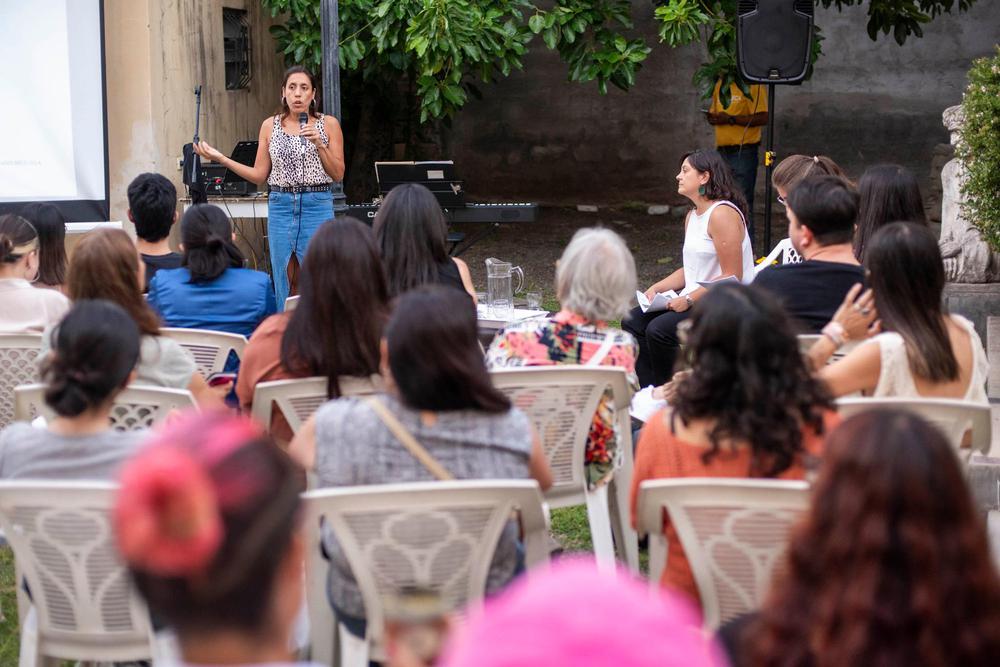 Charla Mujeres con Historia