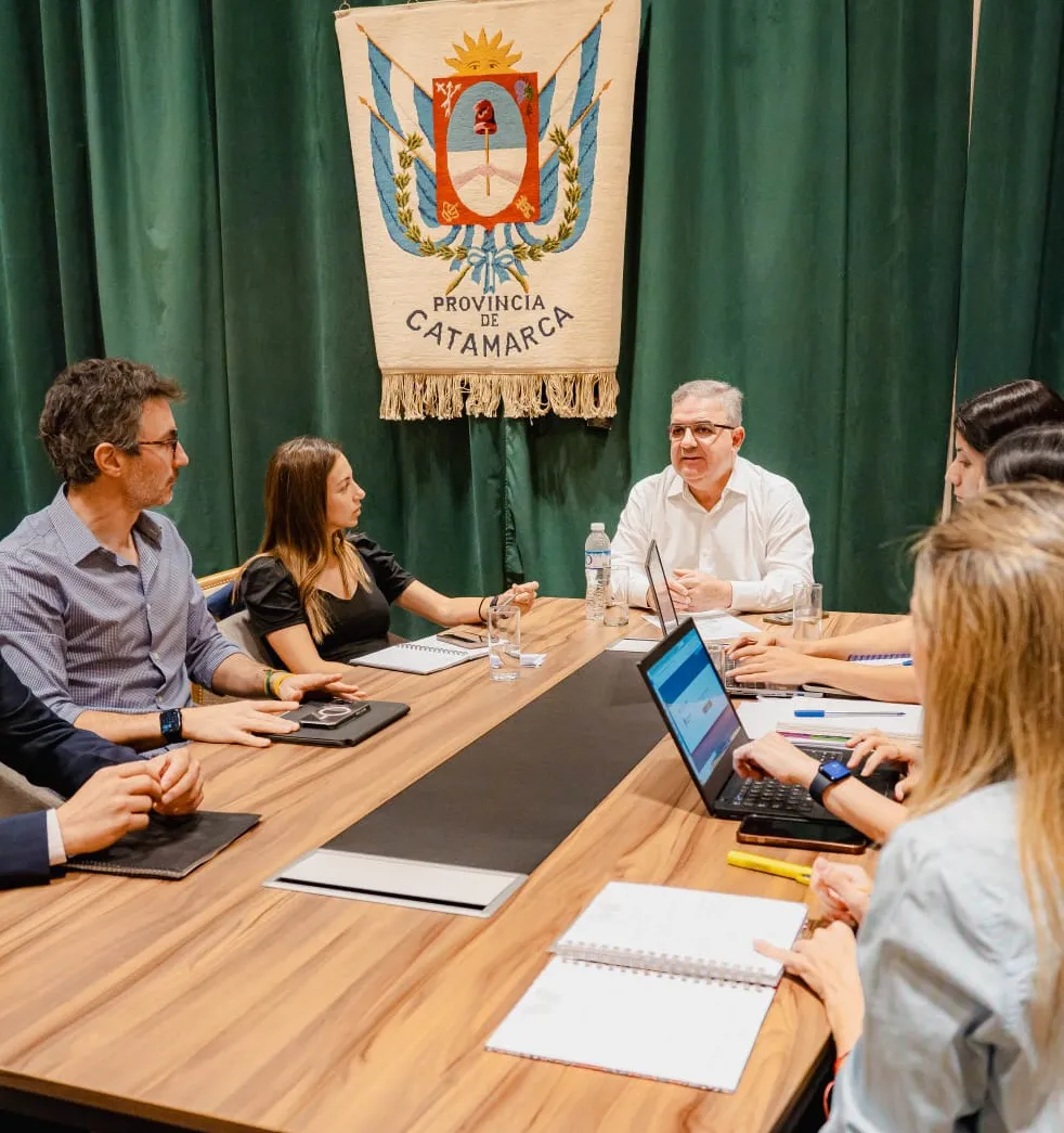 ElGobierno adelanta el pago de sueldos de becados, docentes y administraciónpública (3)