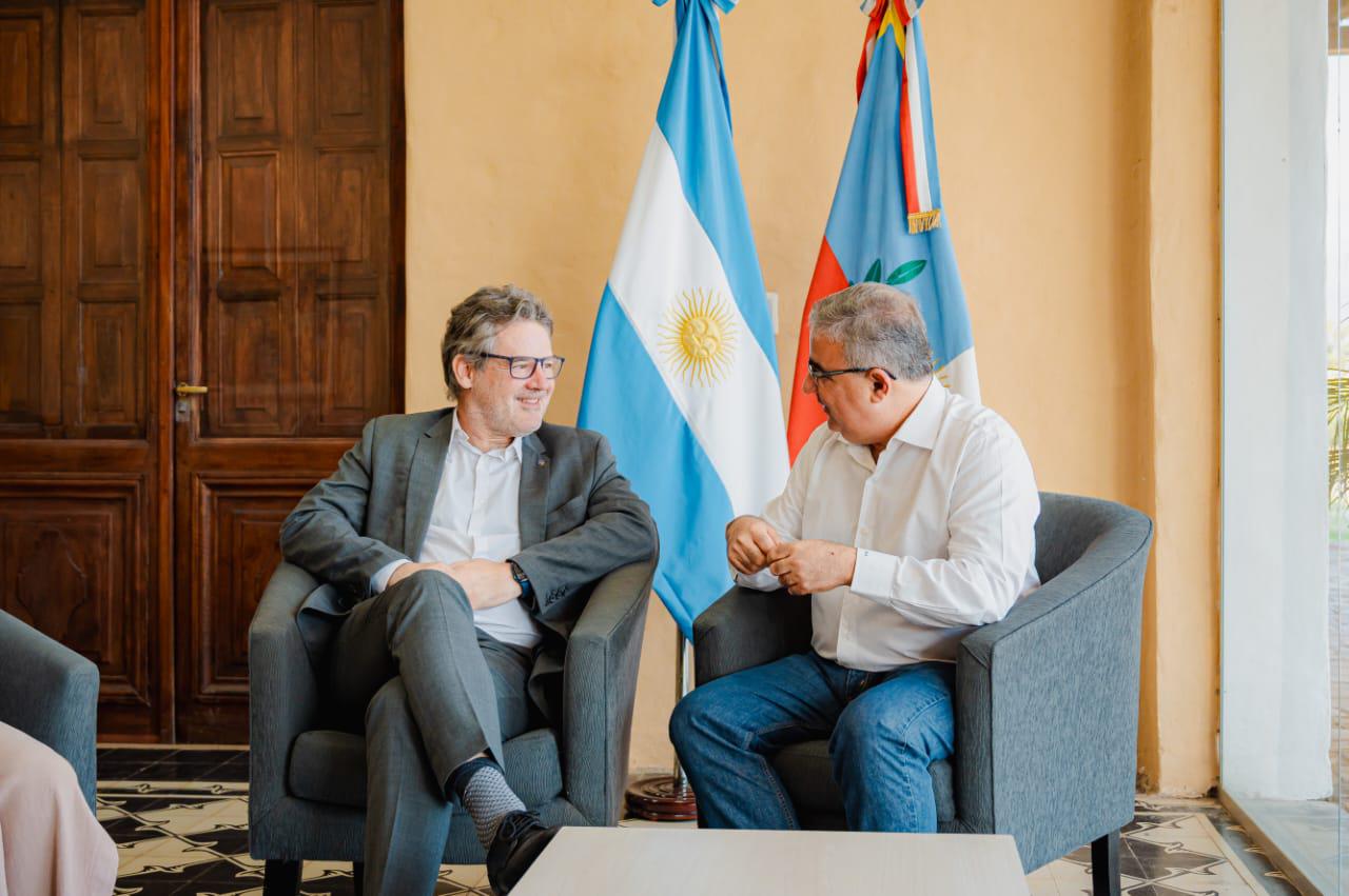GOBERNADOR RAÚL JALIL - ERNESTO FERNÁNDEZ (UNESCO)