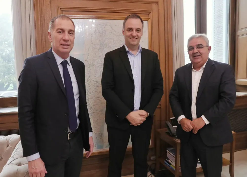 El gobernador Raúl Jalil se reunió con el jefe de Gabinete y el ministro del Interior de la Nación-2
