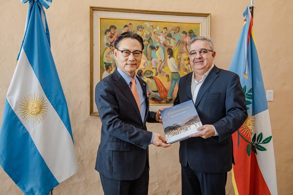EL GOBERNADOR SE REUNIÓ CON EL EMBAJADOR DE COREA DEL SUR