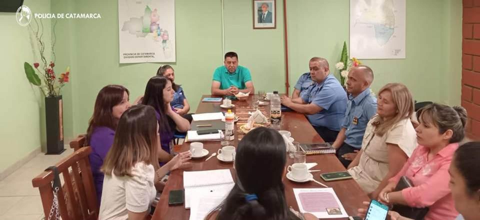 Charla violencia de género Pomán (1)