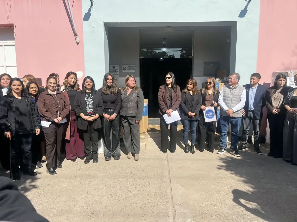CAPS y hospitales del interior recibieron bienes de Salud 2
