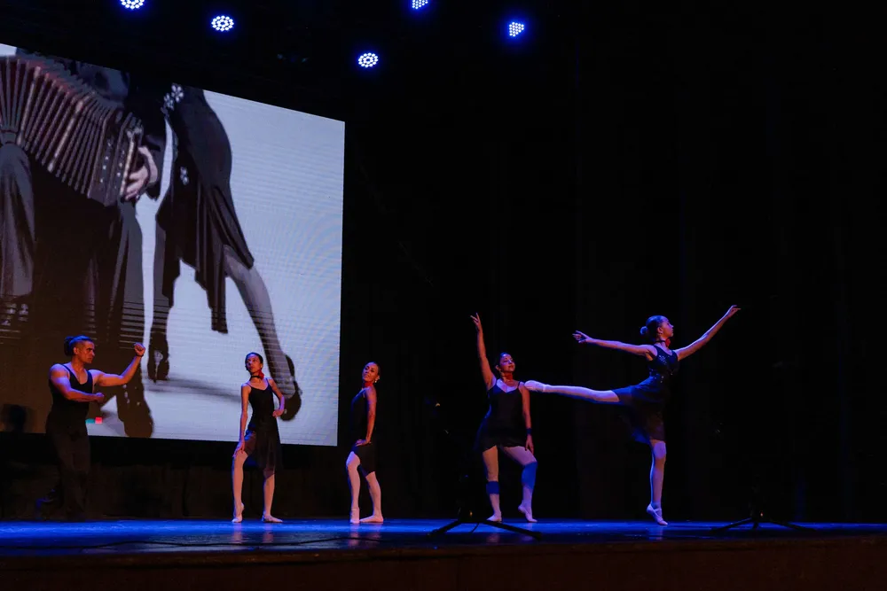 Cierre Taller de Danzas Clásicas 2024-3_compr (1)