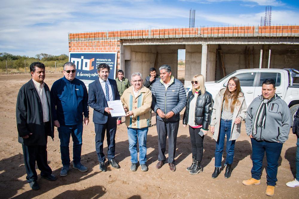 Se firmó el contrato para la finalización de obra de la nueva Terminal en Belén