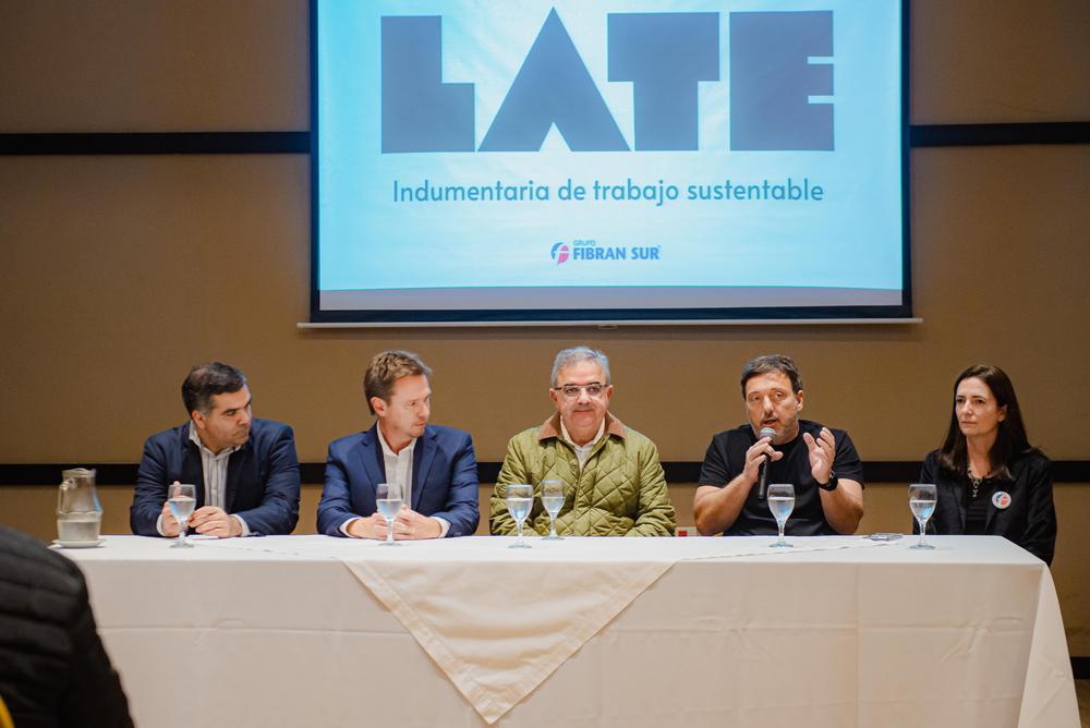 Fibran Sur presentó la primera línea de ropa sustentable del país