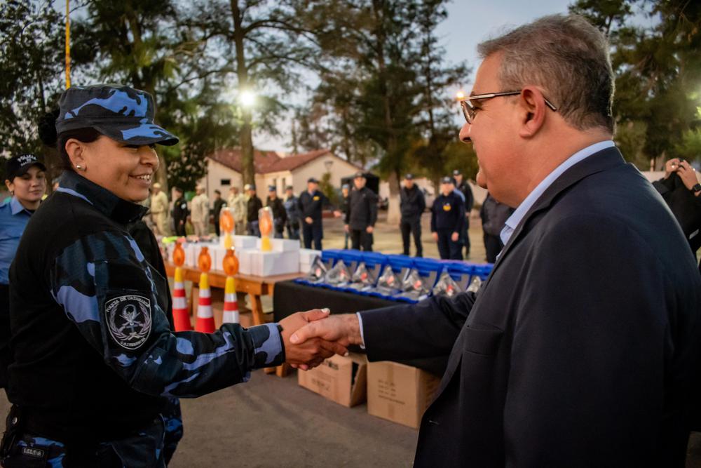 Nueva entrega de equipamiento para la Policía de la Provincia y Servicio Penitenciario (2)
