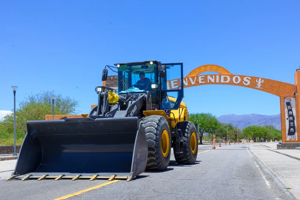 El municipio de Santa María recibió una pala cargadora y avanzan obras de infraestructura clave (1)-1