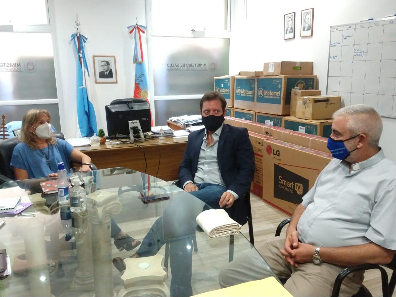 Salud con funcionarios de Capital (1)