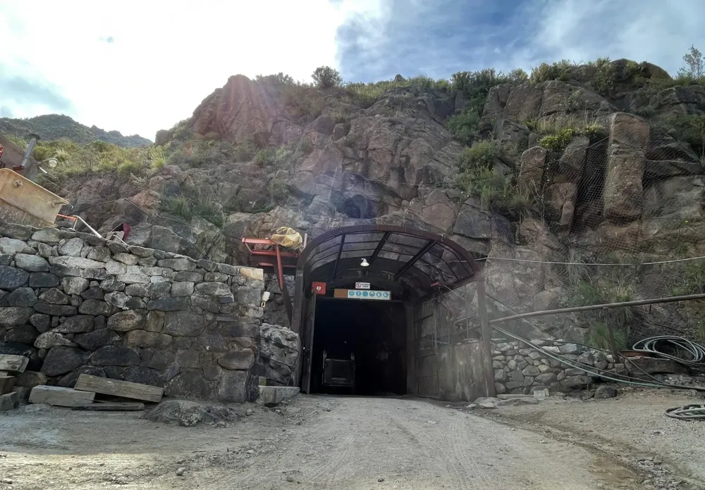 Impulsan ley para declarar a la Rodocrosita Piedra Nacional Argentina (1)