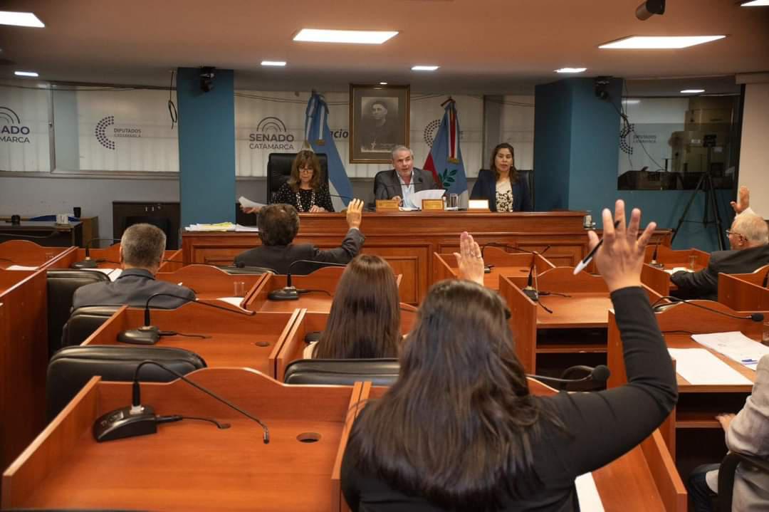 Fin a las reelecciones indefinidas en Catamarca