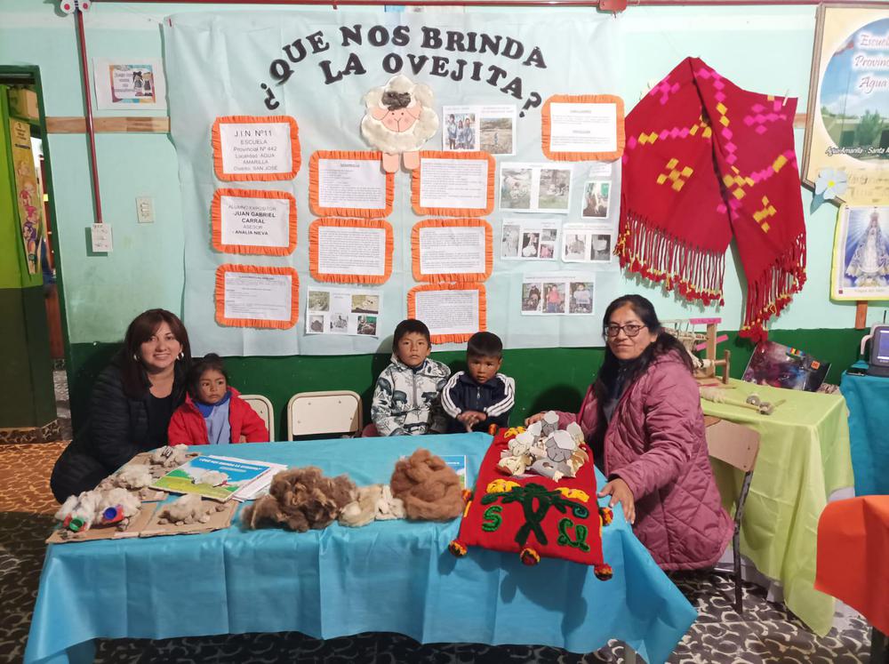 Se realizo_ la III Feria de Educacio_n, Arte, Ciencia y Tecnologi_a de periodo espacial de Santa Mari_a