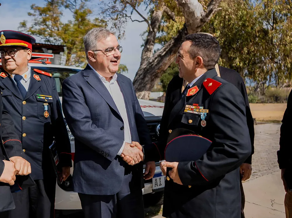 La Provincia reforzará con equipamiento y recursos a los cuarteles de Bomberos Voluntarios de Catamarca (2)