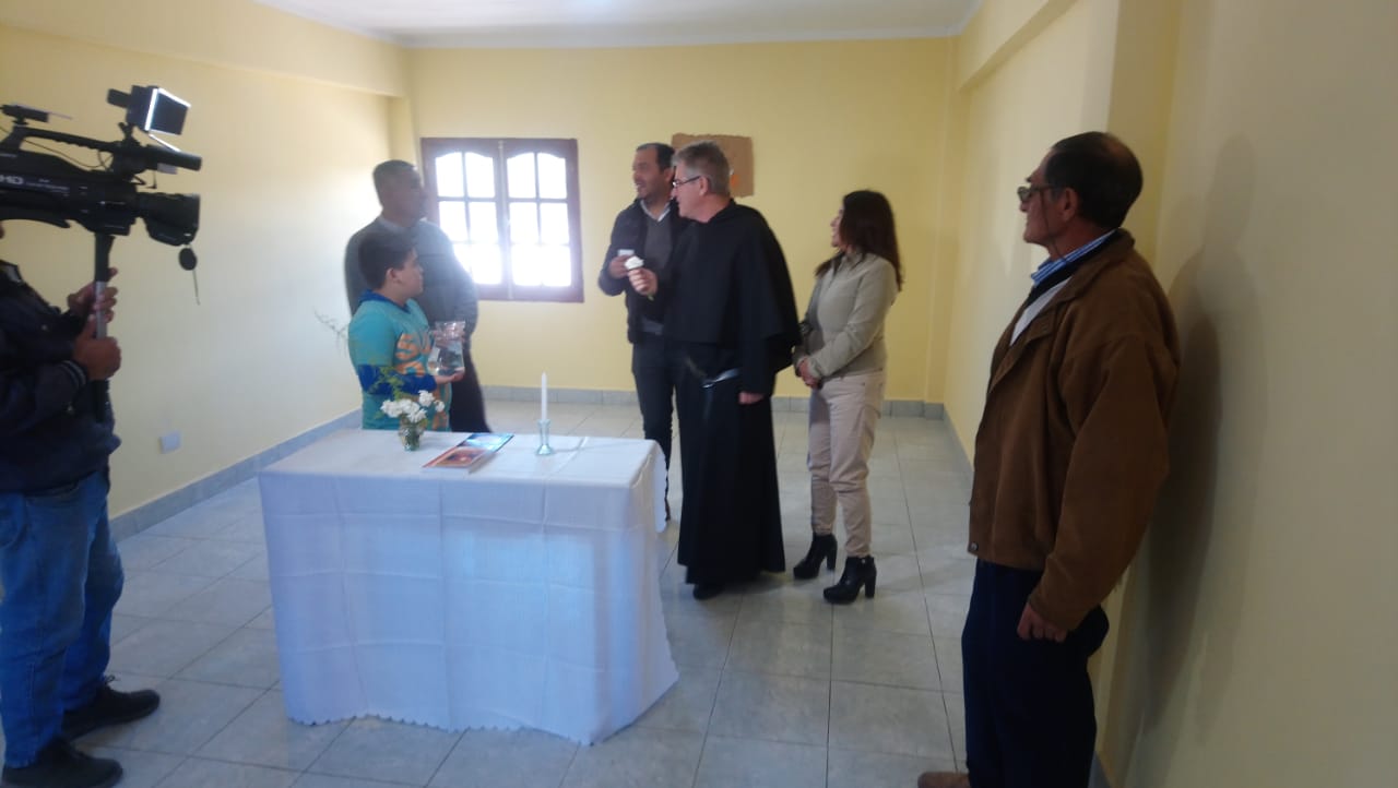 079b7427-d75a-48a3-ac75-bf9550c58ddb