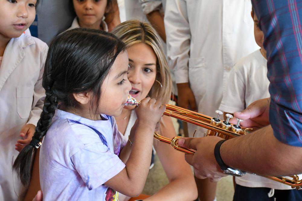 Centurión entregó instrumentos musicales para las sedes orquestales de Catamarca3