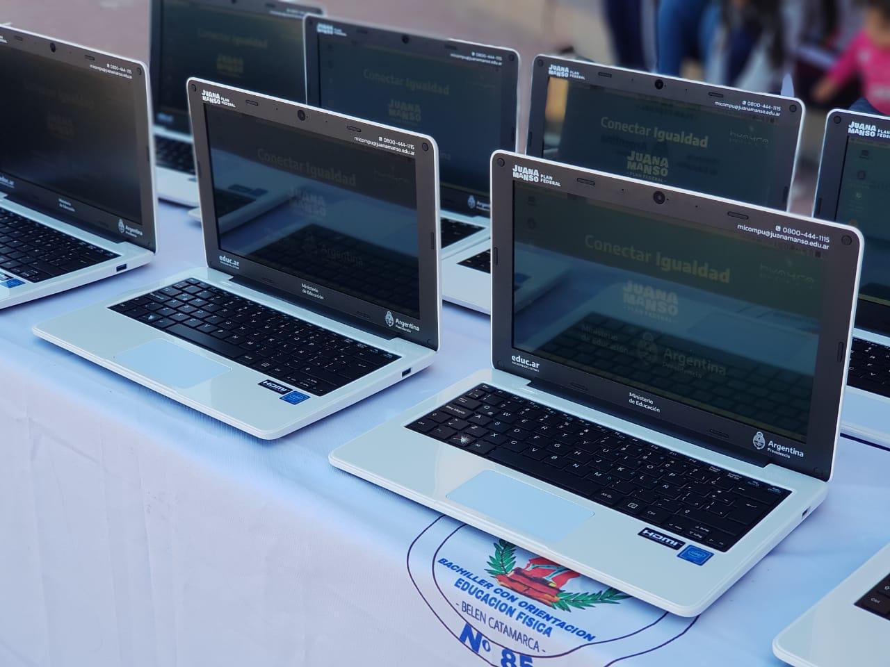 Netbooks y kits escolares para alumnos de la Escuela Secundaria N°85 de Bele_n