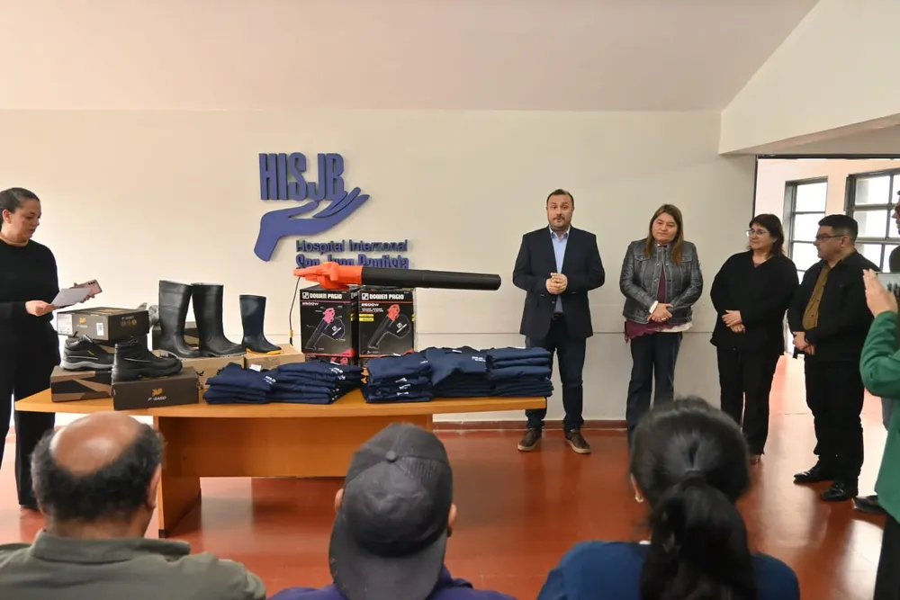 Salud entregó indumentaria 1