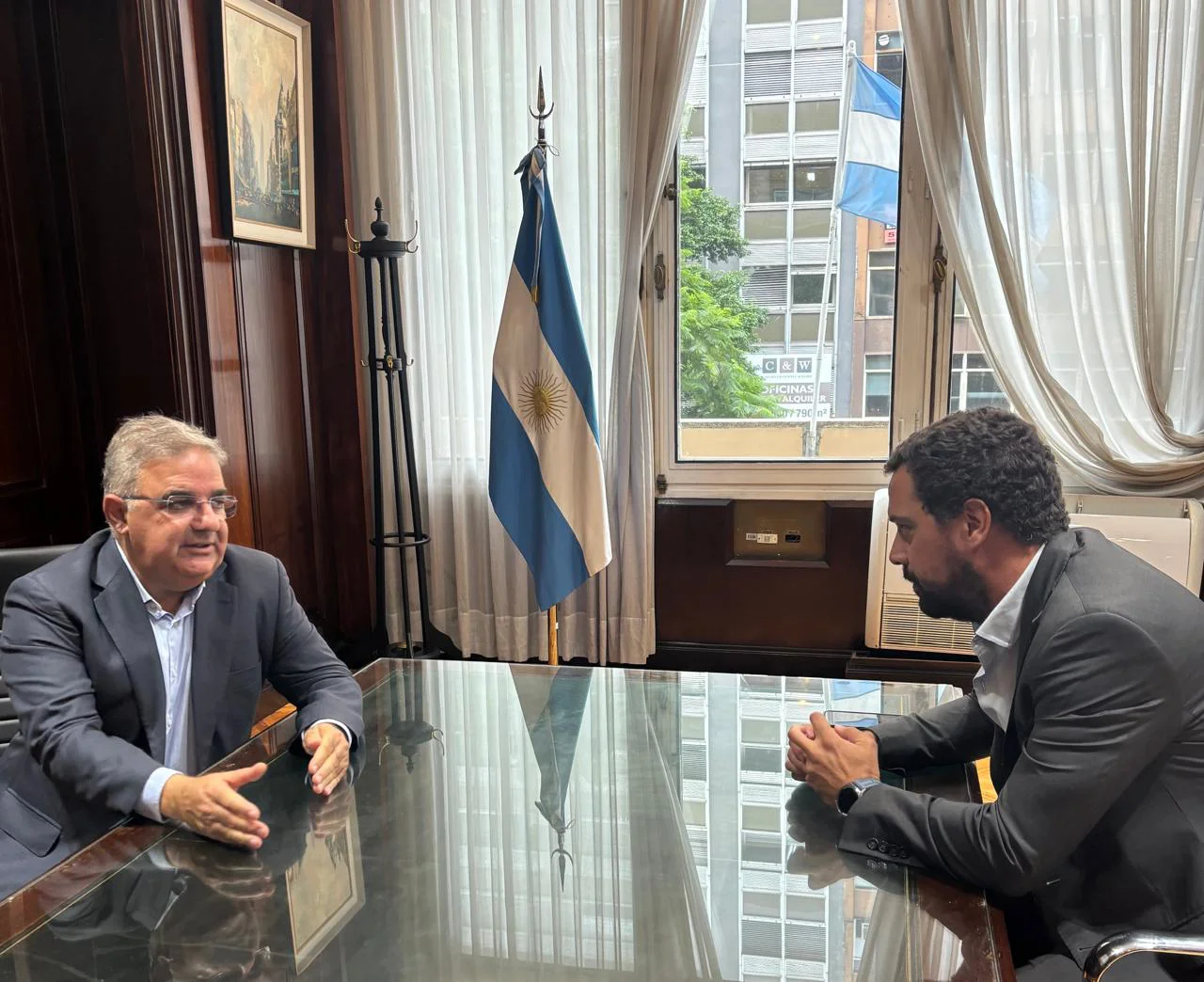 El Gobernador se reunió con autoridades nacionales para dialogar sobre beneficios para la agroindustria