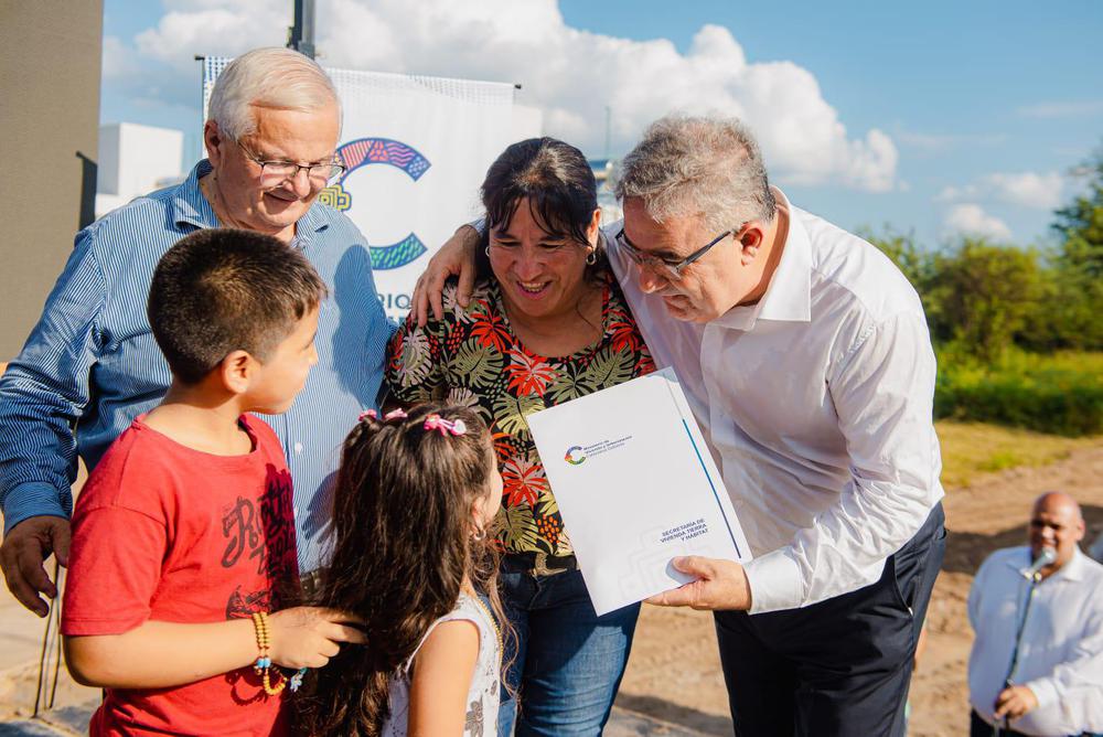 ENTREGA DE VIVIENDAS ICAÑO - GOBERNADOR