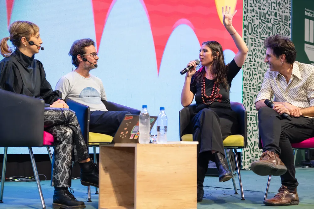 FERIA DEL LIBRO 24 - Jueves 10-9 Picnic Extraterrestre Paula Godoy y Angera