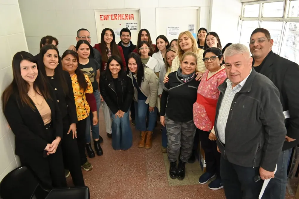 Salud continúa fortaleciendo a los Caps 2