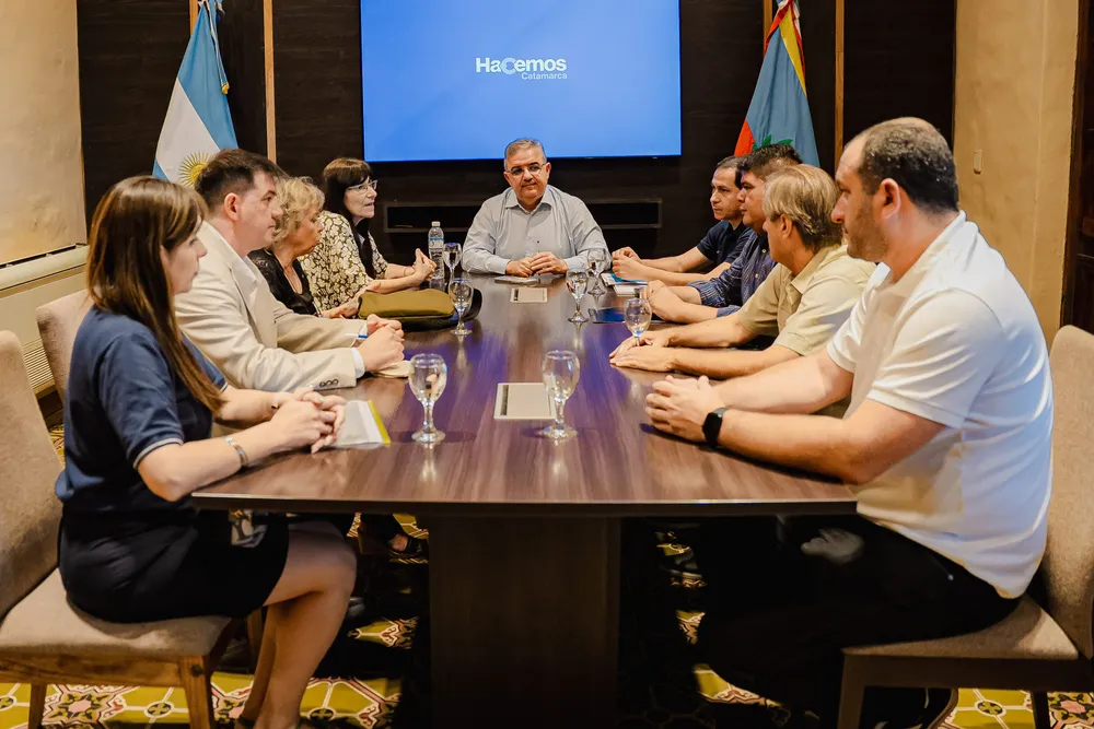 Evalúan aporte para reducir los costos de energía a productores olivícolas