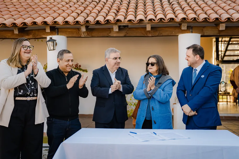 Raúl anunció la construcción de una nueva Hostería para Balcozna (1)