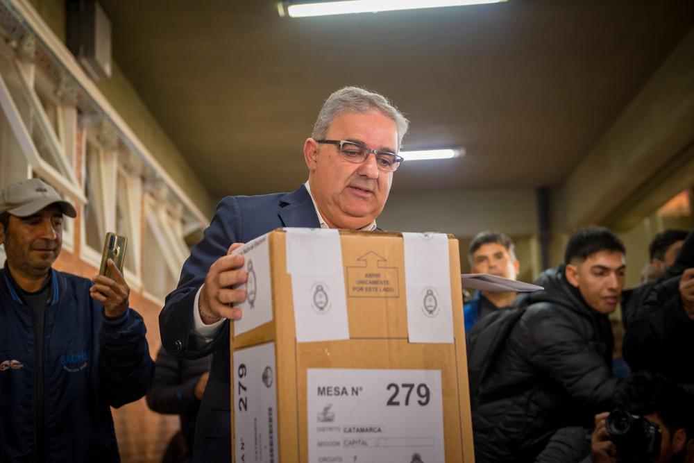 Raúl Jalil tras emitir su voto “hoy es el día de la gente”