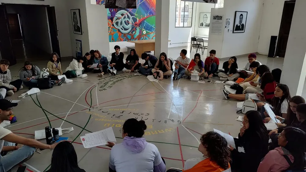 Construyendo Mi Futuro una encuesta para escuchar a los jóvenes (1)